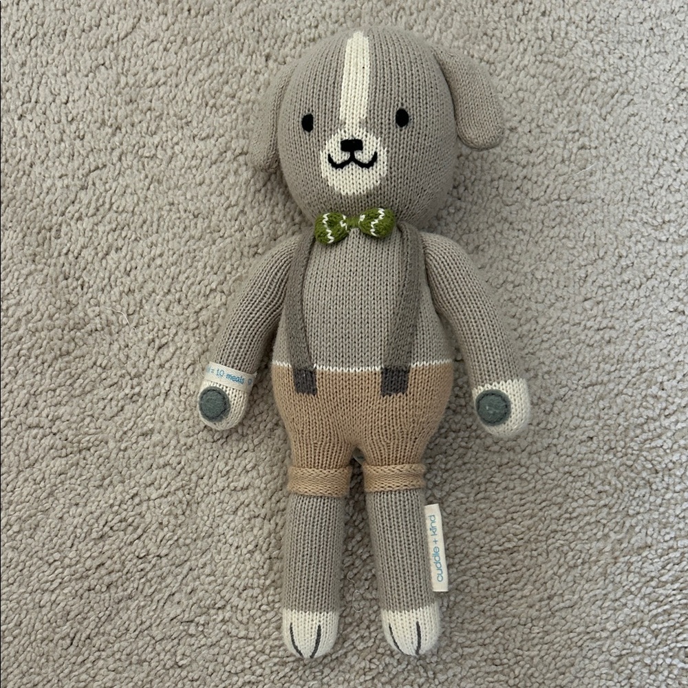 Noah the Dog 13” cuddle + kind